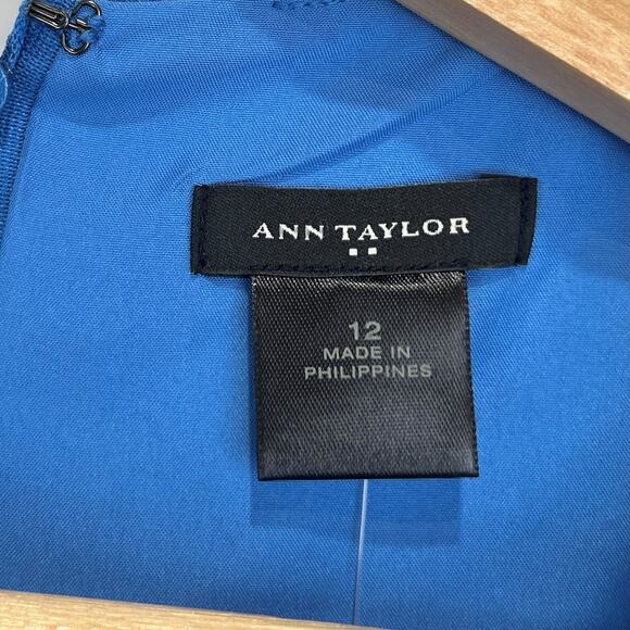 NWT ANN TAYLOR Sleeveless Sheath Shift Dress Textured Filigree Blue Size 12 - Picture 4 of 9